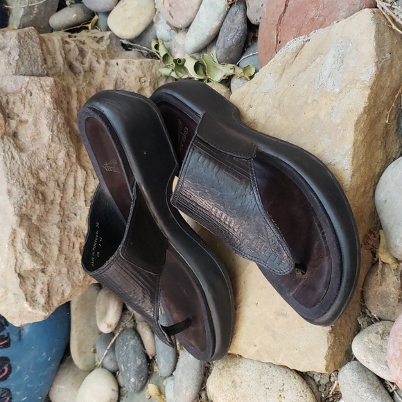 Dansko Shoes - Dansko leather platform sandal